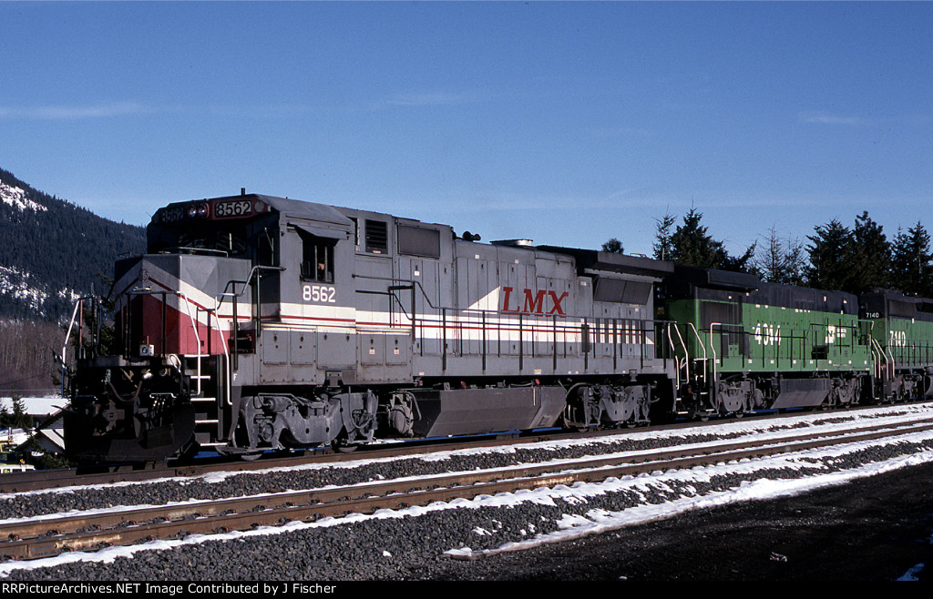 LMX 8562